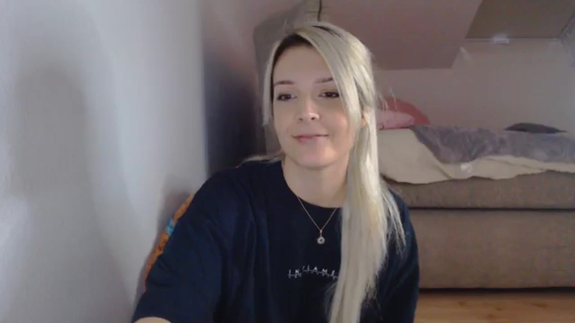 Gallery image thumbnail from AllleeS's myfreecams stream on, 10/02/2024, 14:09 image 5 of 20