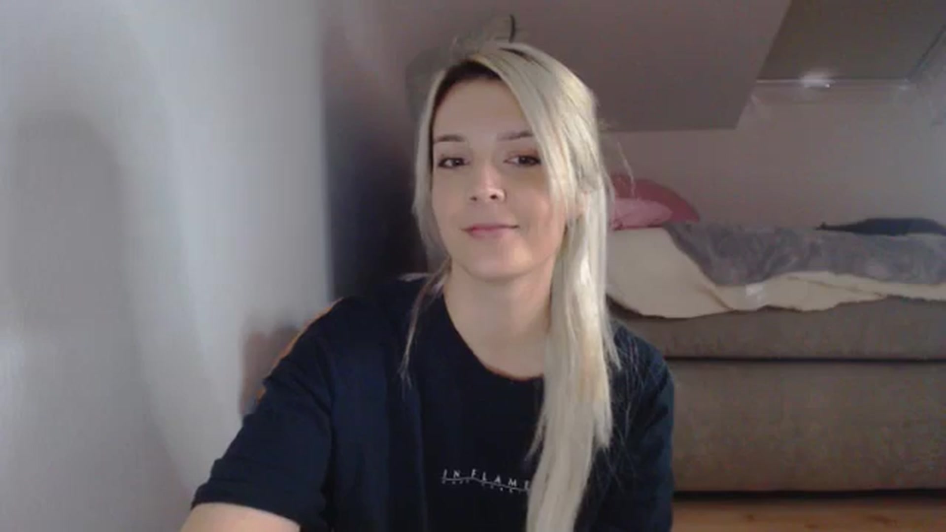 Gallery image thumbnail from AllleeS's myfreecams stream on, 10/02/2024, 14:09 image 18 of 20