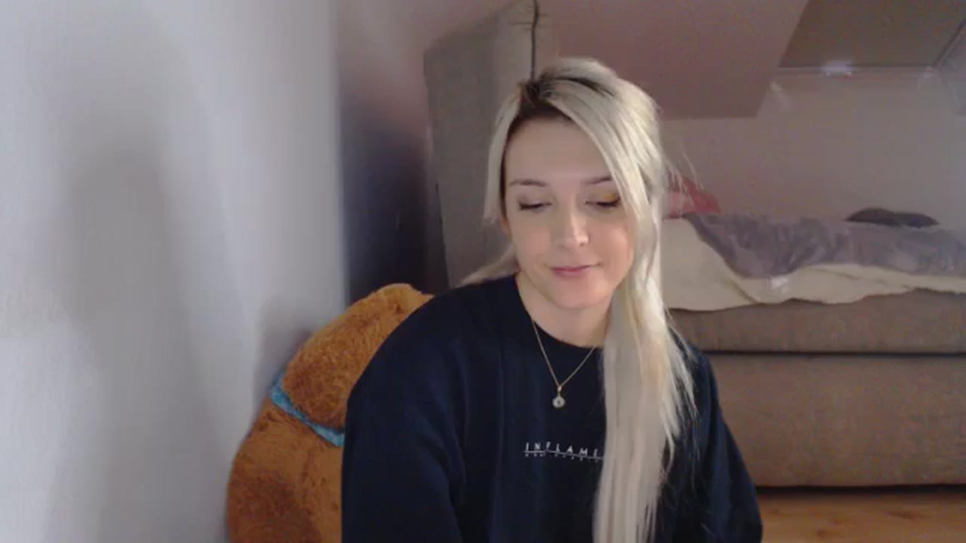 Gallery image thumbnail from AllleeS's myfreecams stream on, 10/02/2024, 14:09 image 1 of 20