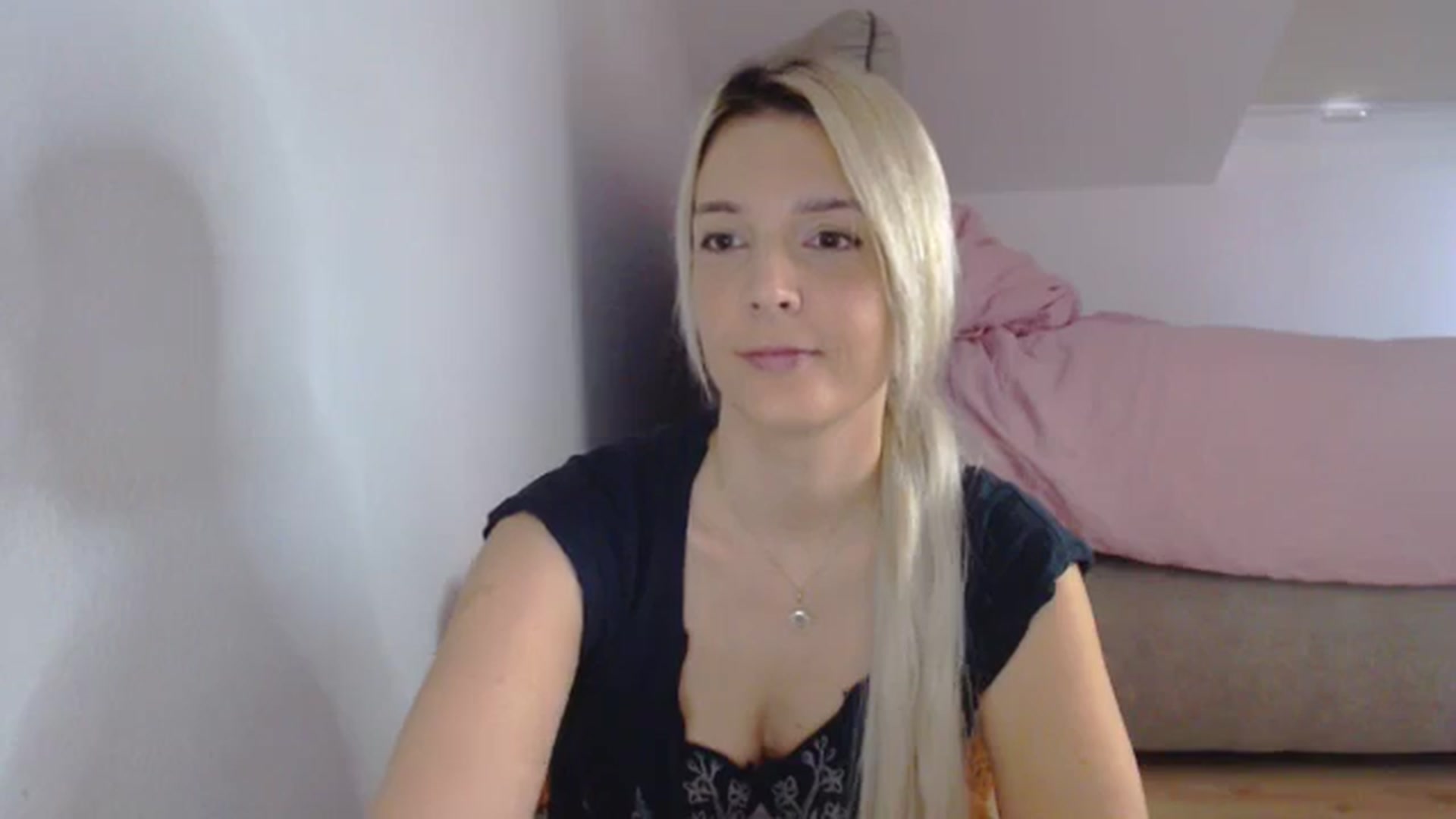 Gallery image thumbnail from AllleeS's myfreecams stream on, 10/07/2024, 13:24 image 13 of 20