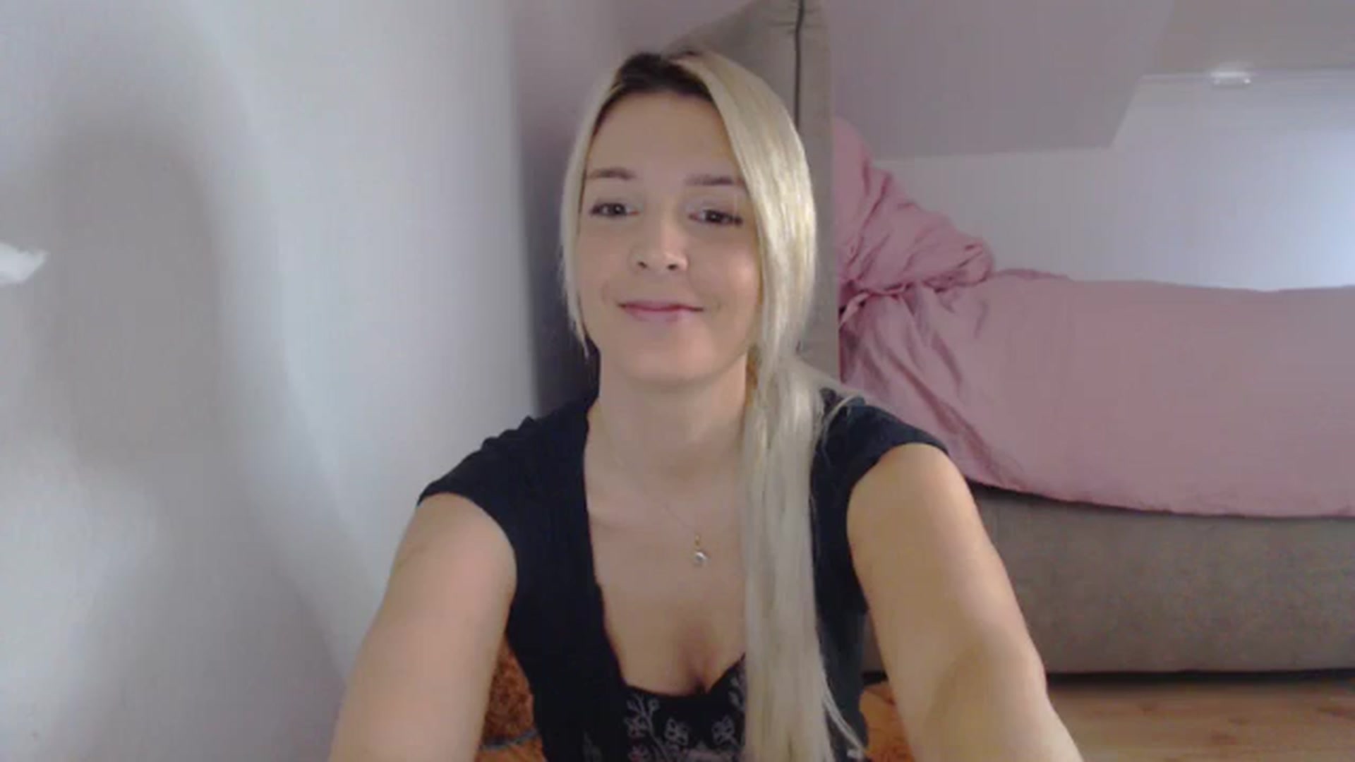 Gallery image thumbnail from AllleeS's myfreecams stream on, 10/07/2024, 13:24 image 5 of 20