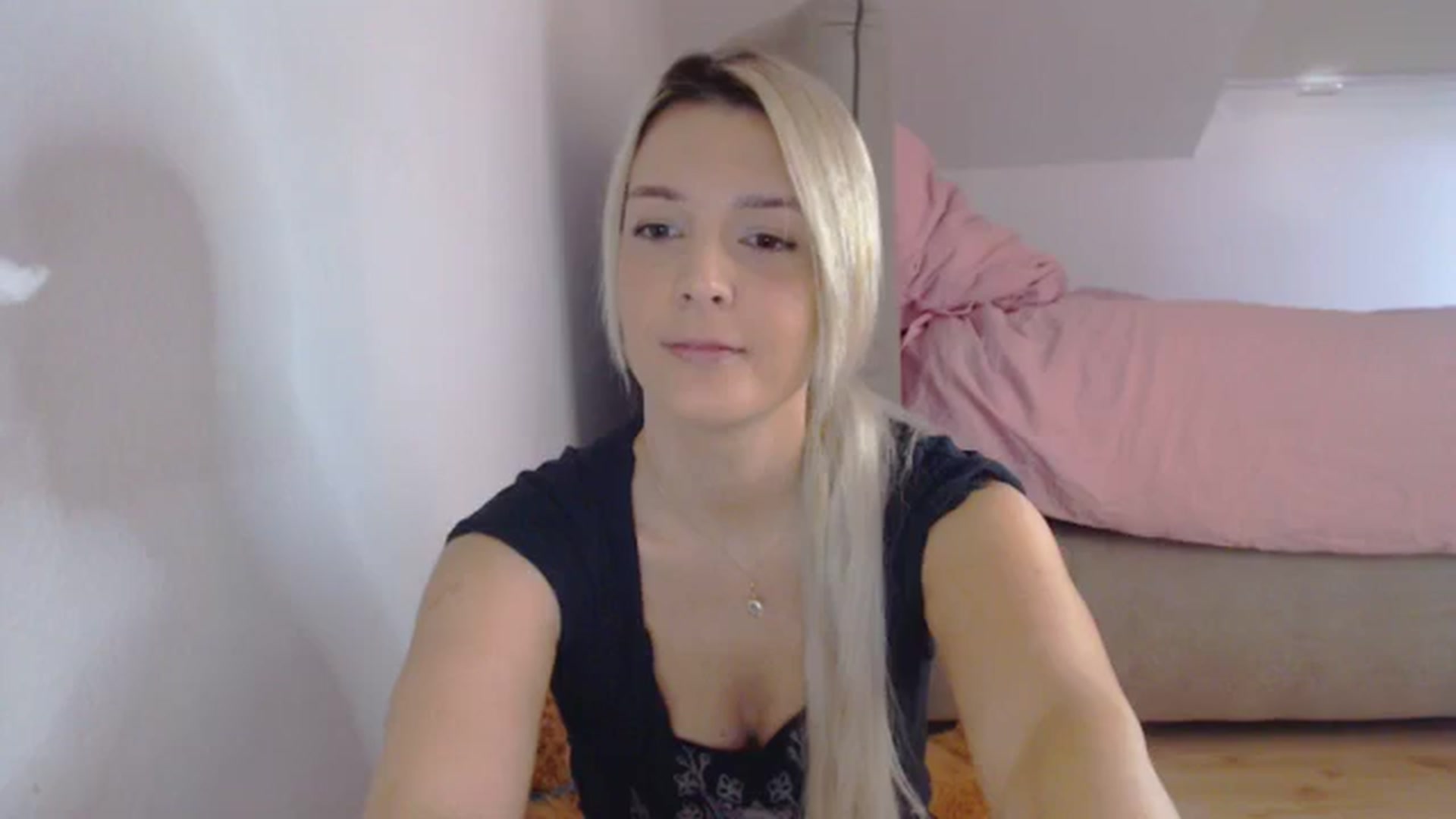 Gallery image thumbnail from AllleeS's myfreecams stream on, 10/07/2024, 13:24 image 1 of 20
