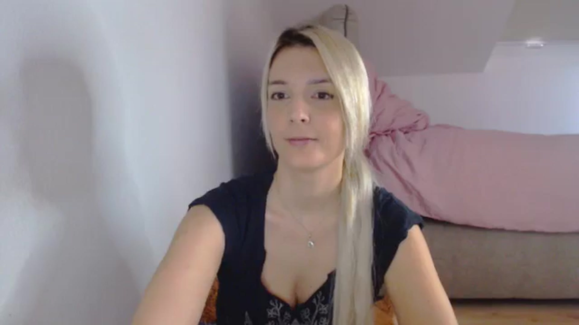 Gallery image thumbnail from AllleeS's myfreecams stream on, 10/07/2024, 13:24 image 14 of 20
