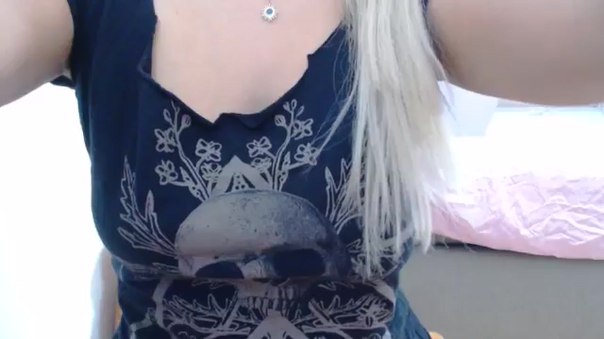 Gallery image thumbnail from AllleeS's myfreecams stream on, 10/07/2024, 14:02 image 16 of 20