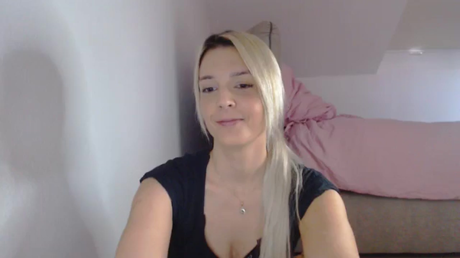 Gallery image thumbnail from AllleeS's myfreecams stream on, 10/07/2024, 14:02 image 5 of 20