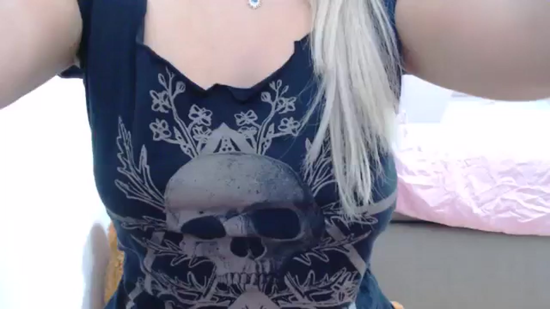 Gallery image thumbnail from AllleeS's myfreecams stream on, 10/07/2024, 14:02 image 14 of 20