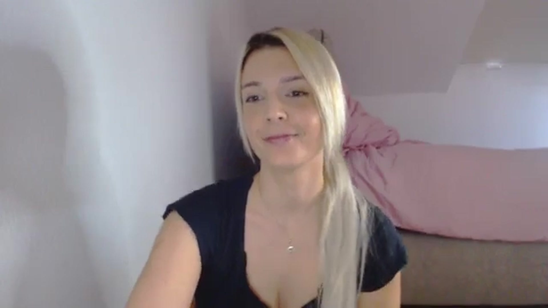 Gallery image thumbnail from AllleeS's myfreecams stream on, 10/07/2024, 14:02 image 2 of 20