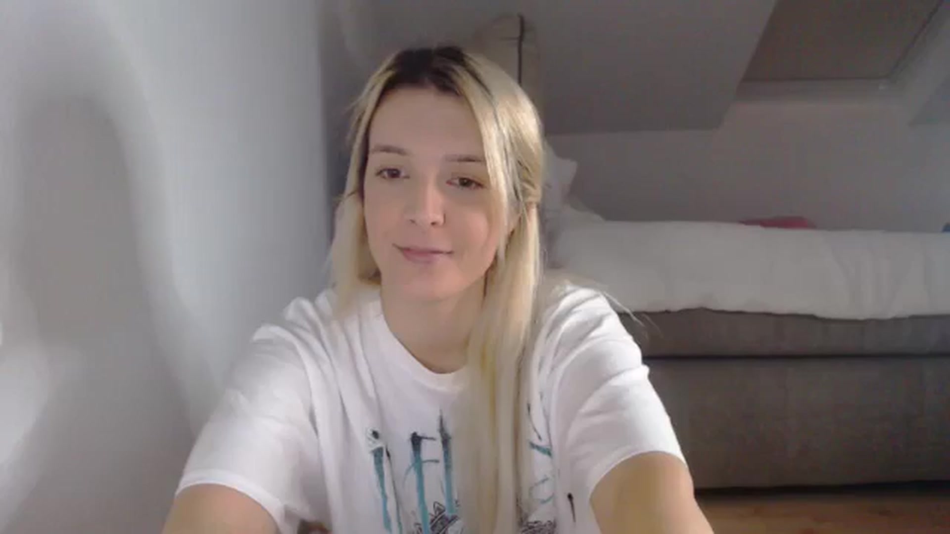 Gallery image thumbnail from AllleeS's myfreecams stream on, 10/26/2024, 11:33 image 18 of 20