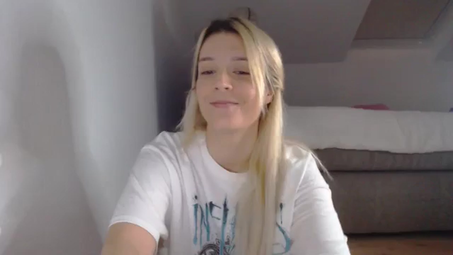 Gallery image thumbnail from AllleeS's myfreecams stream on, 10/26/2024, 11:33 image 13 of 20