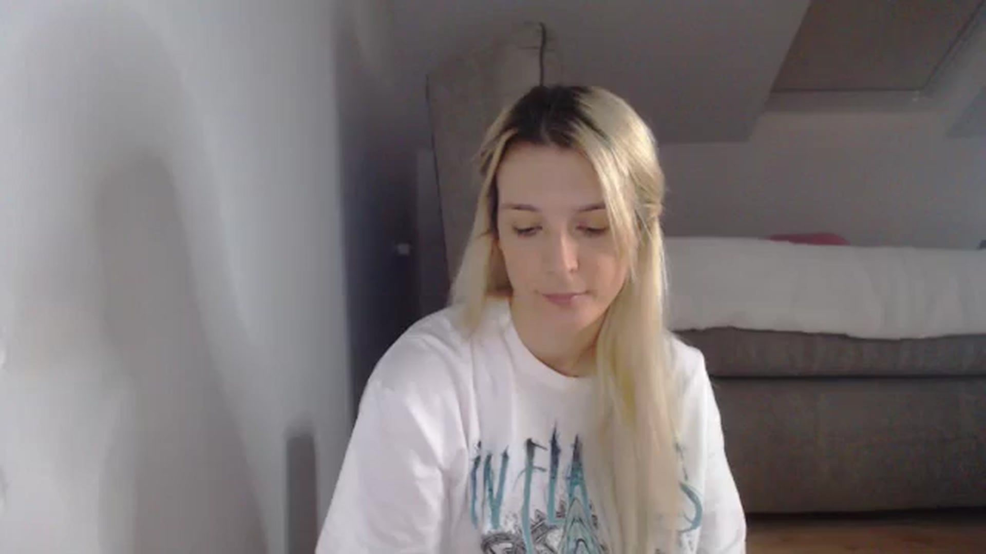 Gallery image thumbnail from AllleeS's myfreecams stream on, 10/26/2024, 11:33 image 8 of 20