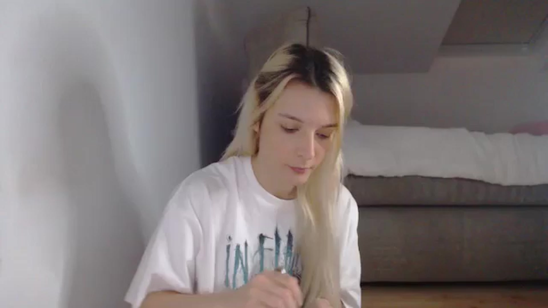 Gallery image thumbnail from AllleeS's myfreecams stream on, 10/26/2024, 12:25 image 1 of 20