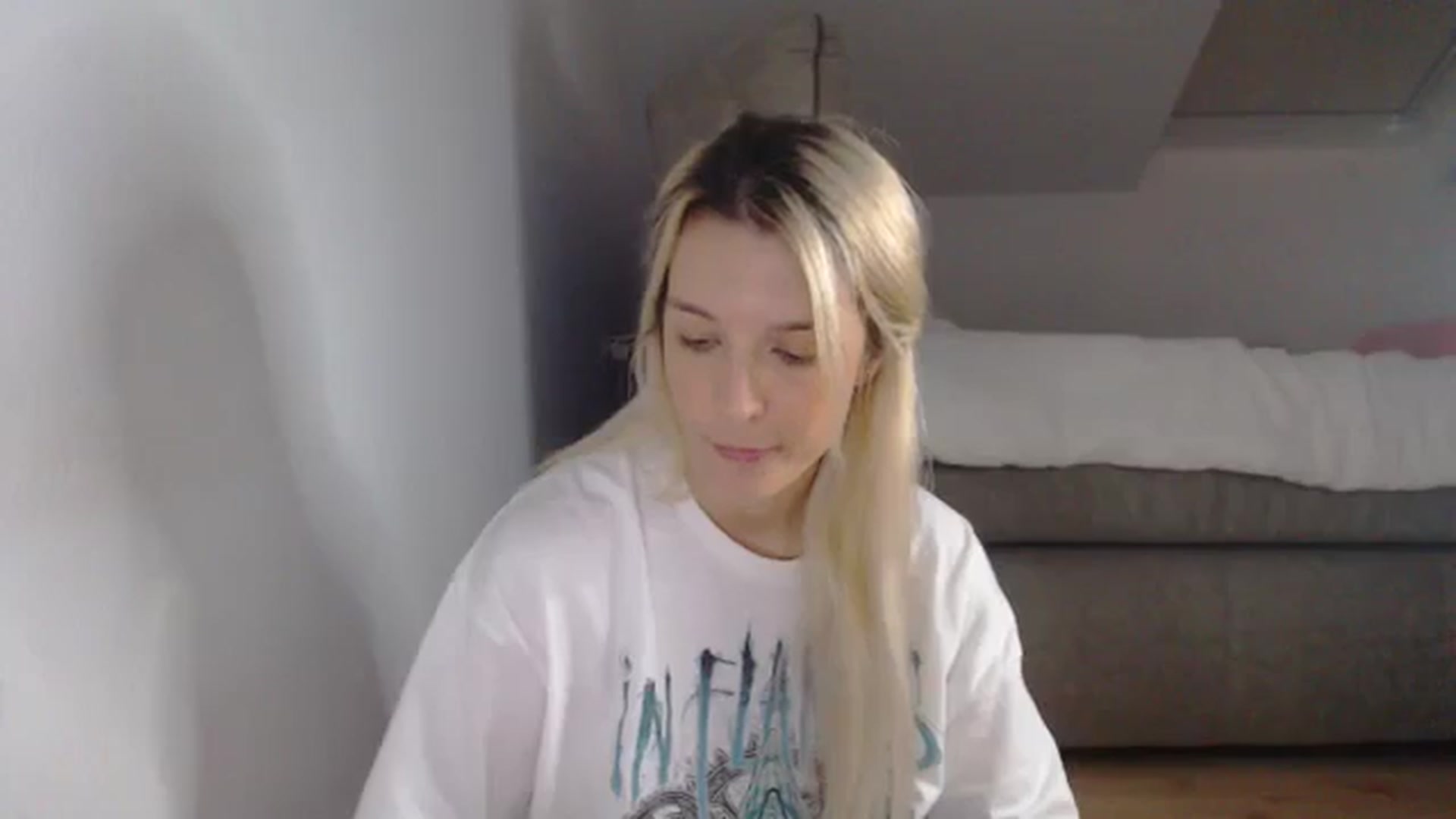 Gallery image thumbnail from AllleeS's myfreecams stream on, 10/26/2024, 12:25 image 5 of 20