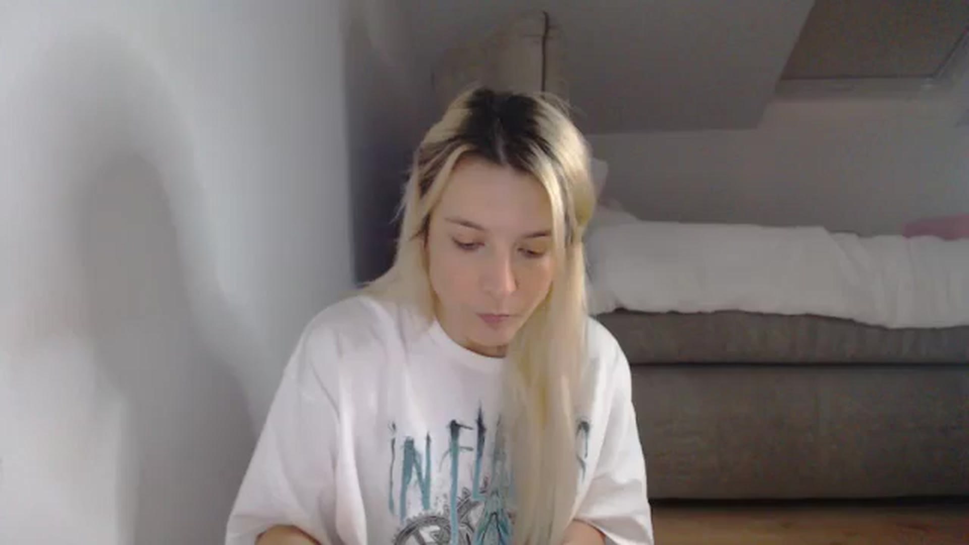 Gallery image thumbnail from AllleeS's myfreecams stream on, 10/26/2024, 12:25 image 4 of 20