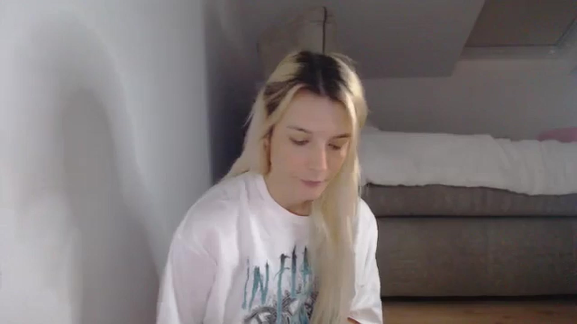 Gallery image thumbnail from AllleeS's myfreecams stream on, 10/26/2024, 12:25 image 2 of 20