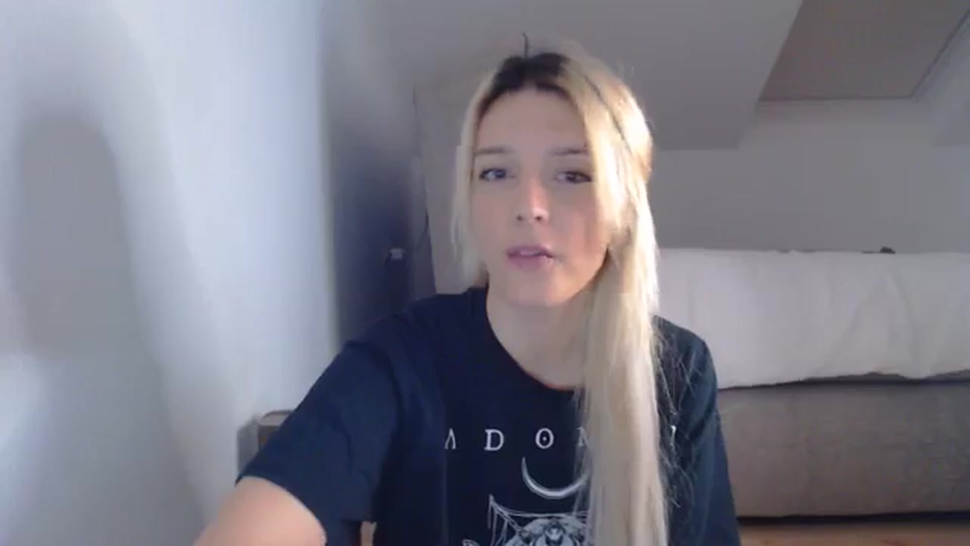Gallery image thumbnail from AllleeS's myfreecams stream on, 10/29/2024, 14:10 image 2 of 20