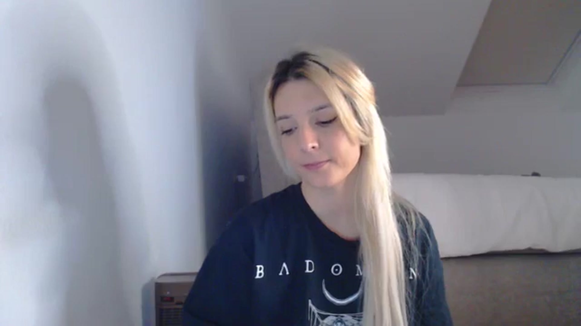 Gallery image thumbnail from AllleeS's myfreecams stream on, 10/29/2024, 14:10 image 12 of 20