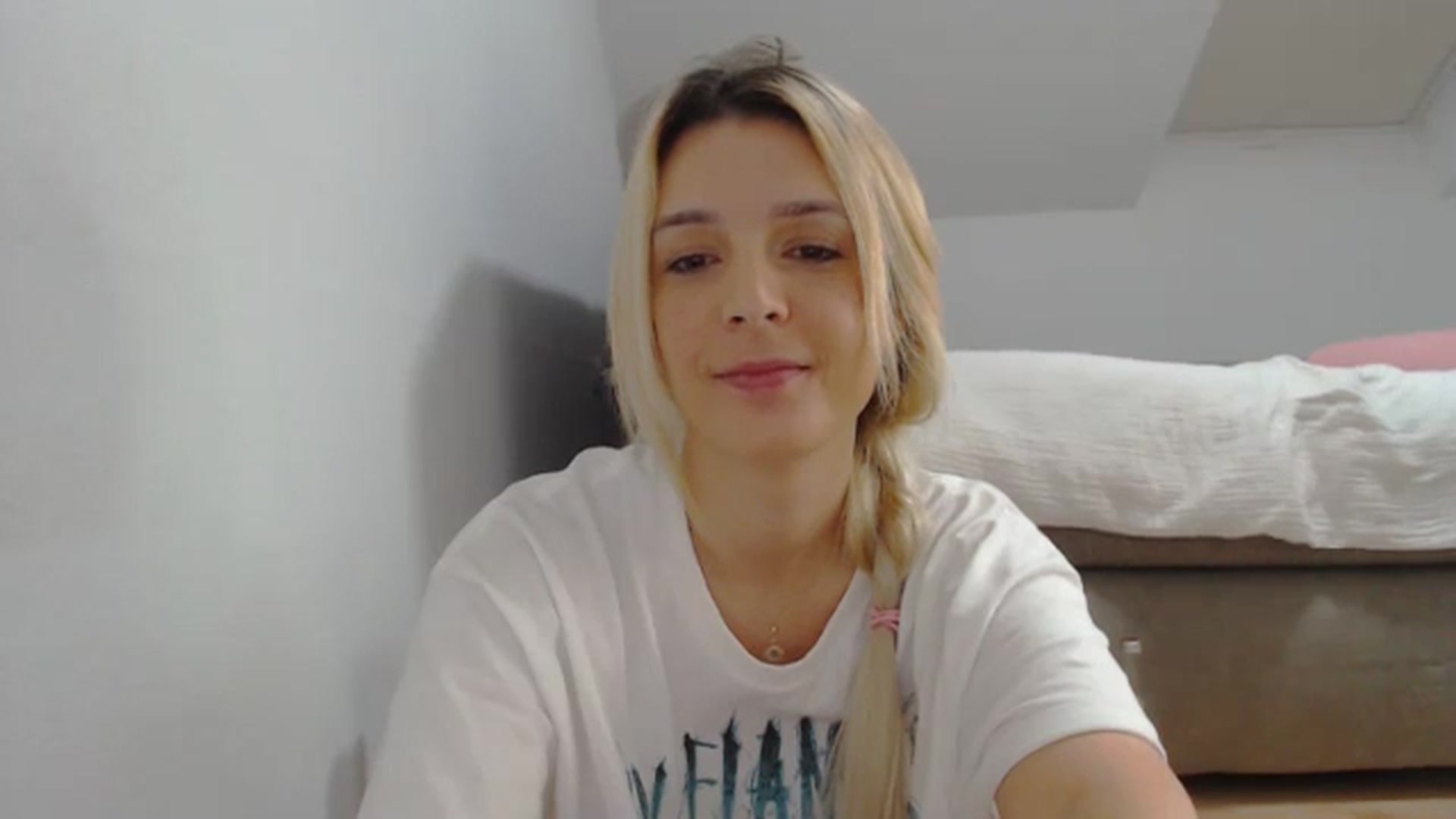 Gallery image thumbnail from AllleeS's myfreecams stream on, 10/31/2024, 13:53 image 12 of 20