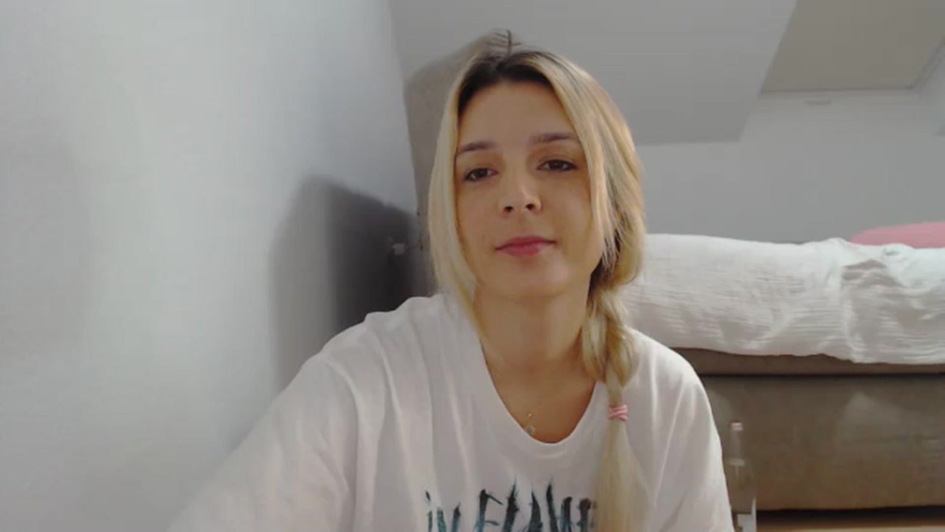 Gallery image thumbnail from AllleeS's myfreecams stream on, 10/31/2024, 13:53 image 11 of 20