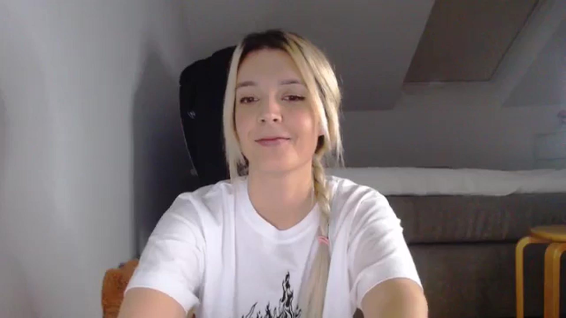 Gallery image thumbnail from AllleeS's myfreecams stream on, 11/05/2024, 14:01 image 16 of 20