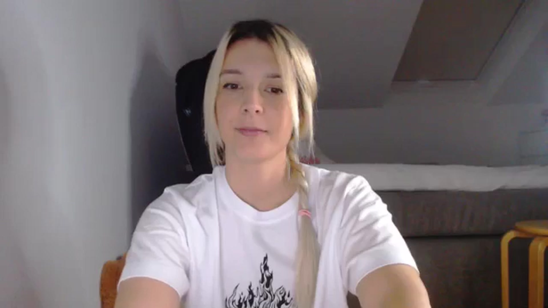 Gallery image thumbnail from AllleeS's myfreecams stream on, 11/05/2024, 14:01 image 15 of 20