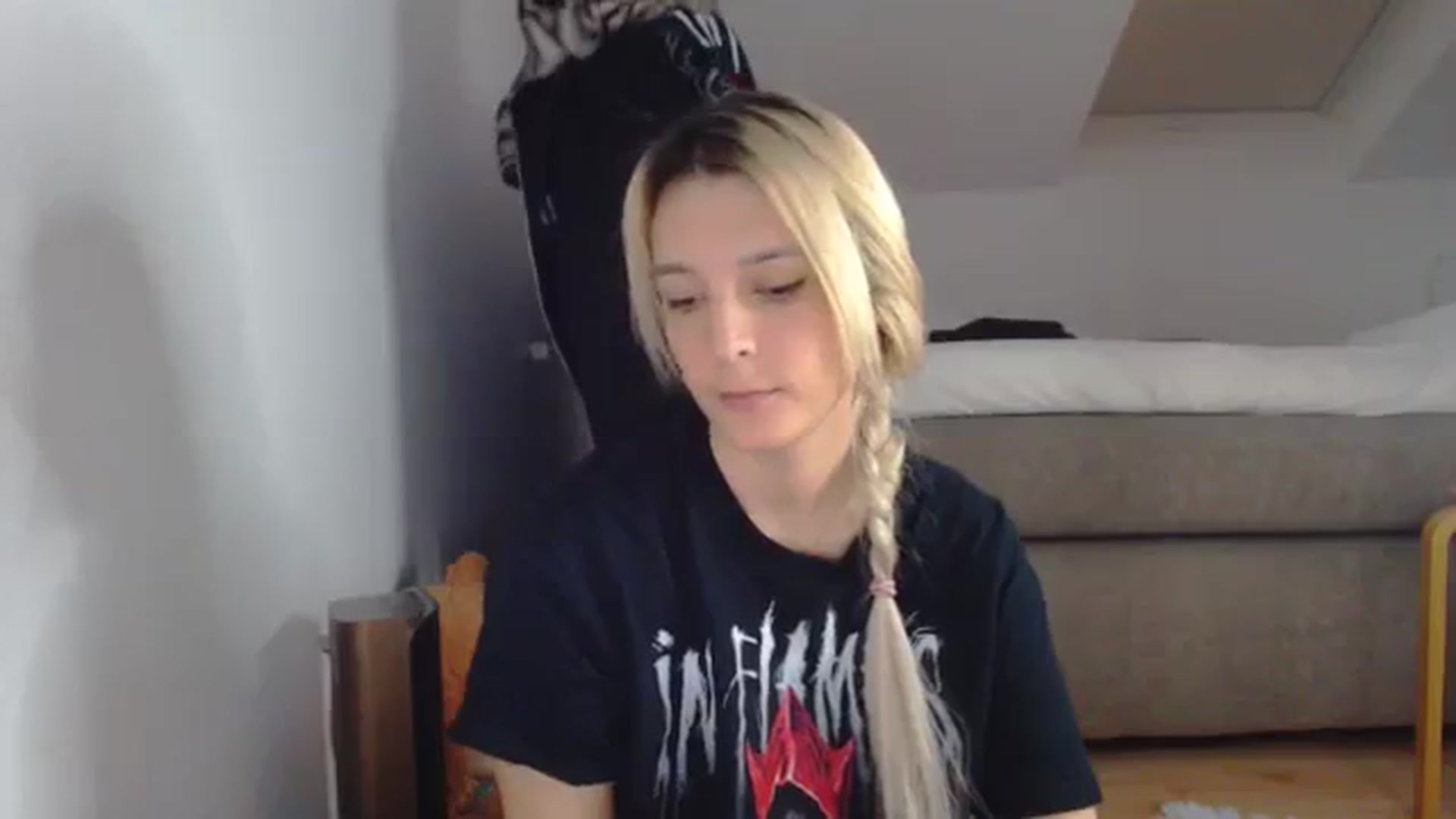 Gallery image thumbnail from AllleeS's myfreecams stream on, 11/06/2024, 14:14 image 3 of 20