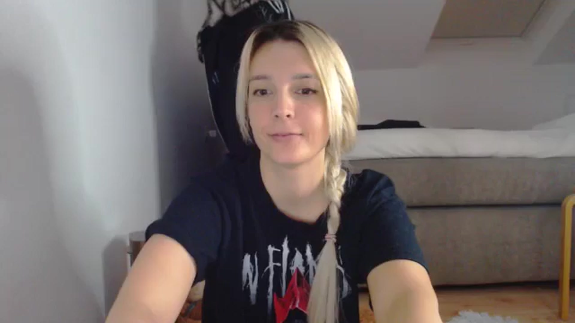 Gallery image thumbnail from AllleeS's myfreecams stream on, 11/06/2024, 14:14 image 4 of 20