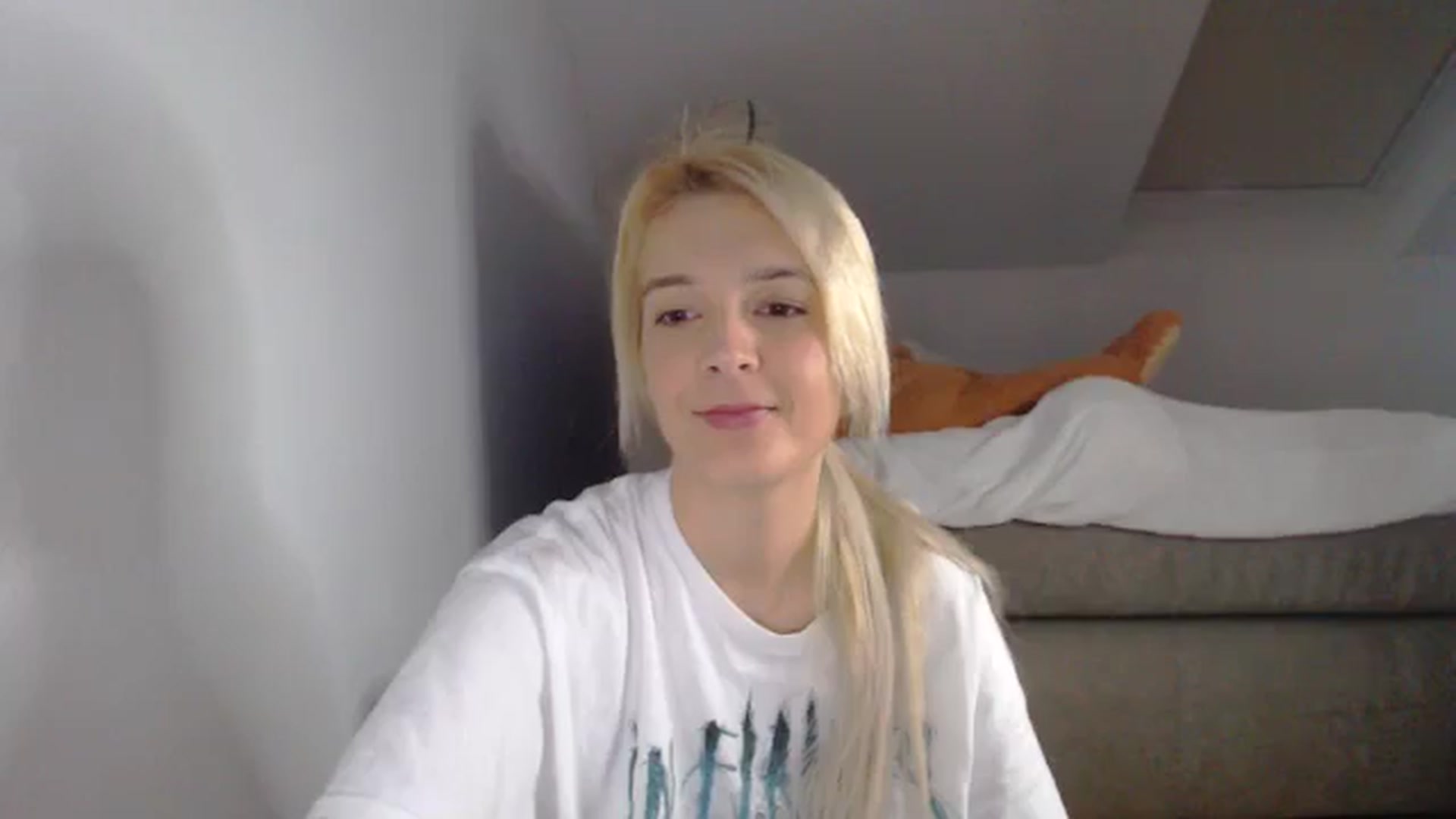 Gallery image thumbnail from AllleeS's myfreecams stream on, 11/15/2024, 14:35 image 3 of 20