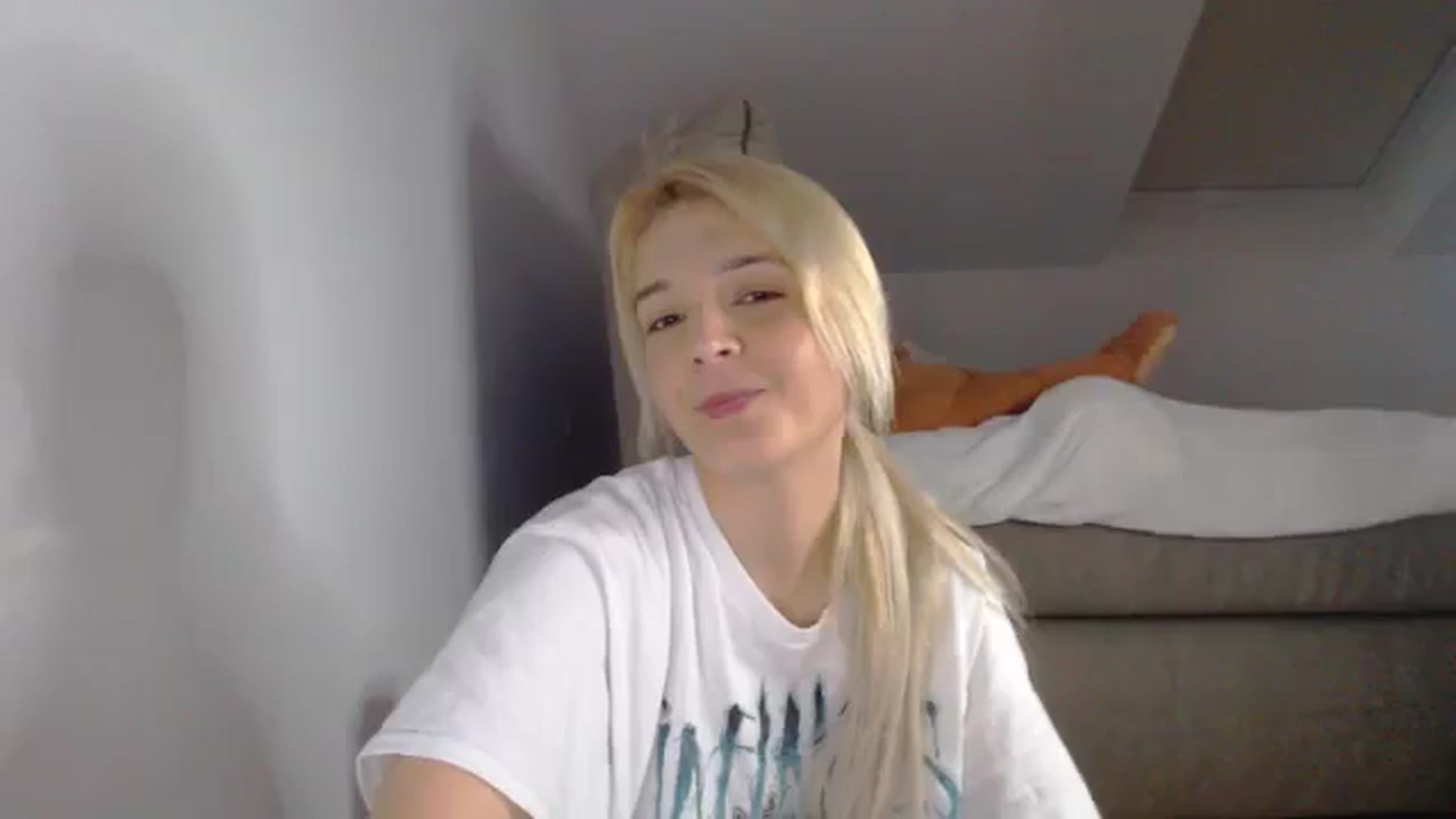 Gallery image thumbnail from AllleeS's myfreecams stream on, 11/15/2024, 14:35 image 5 of 20