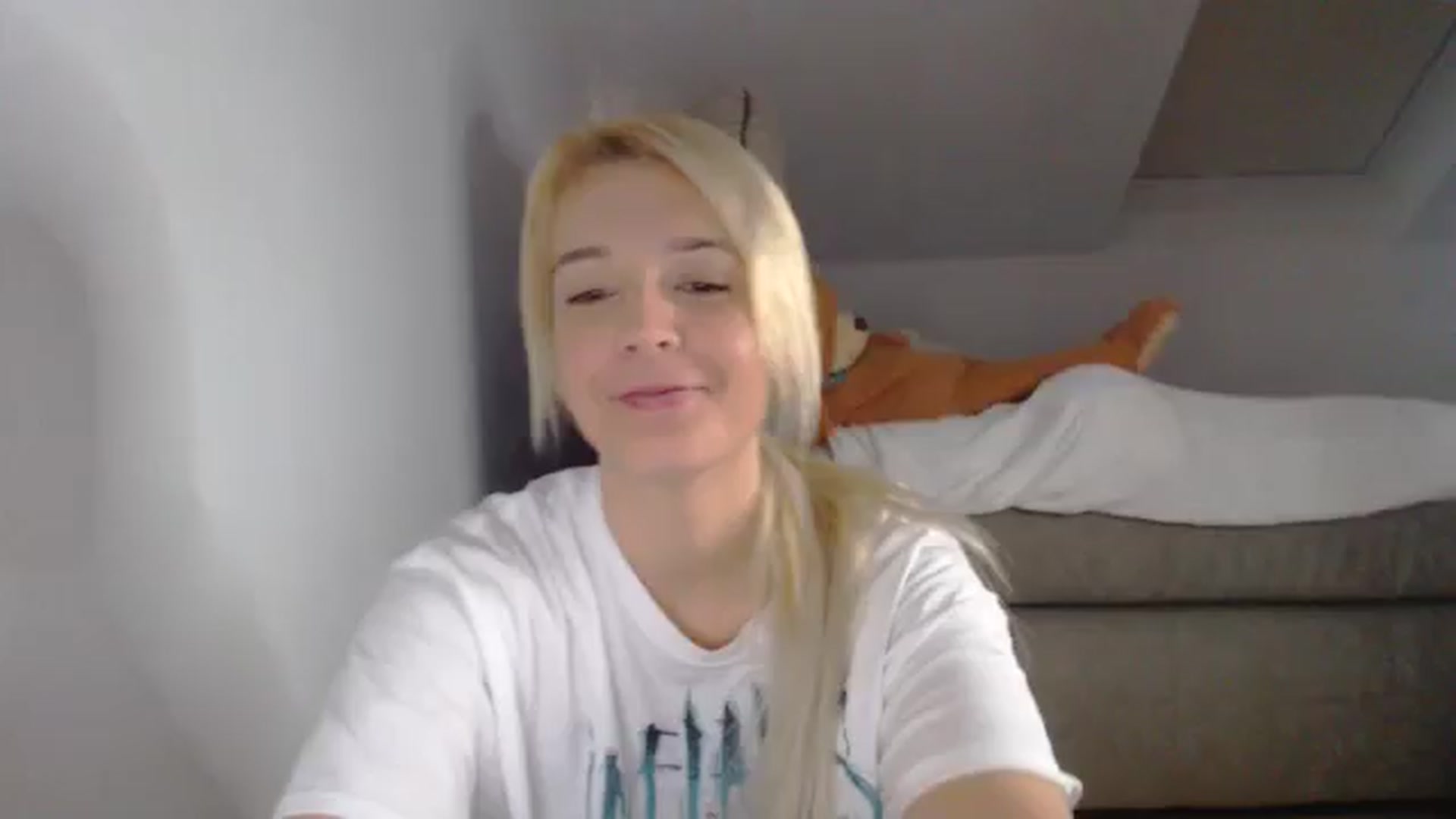 Gallery image thumbnail from AllleeS's myfreecams stream on, 11/15/2024, 14:35 image 4 of 20