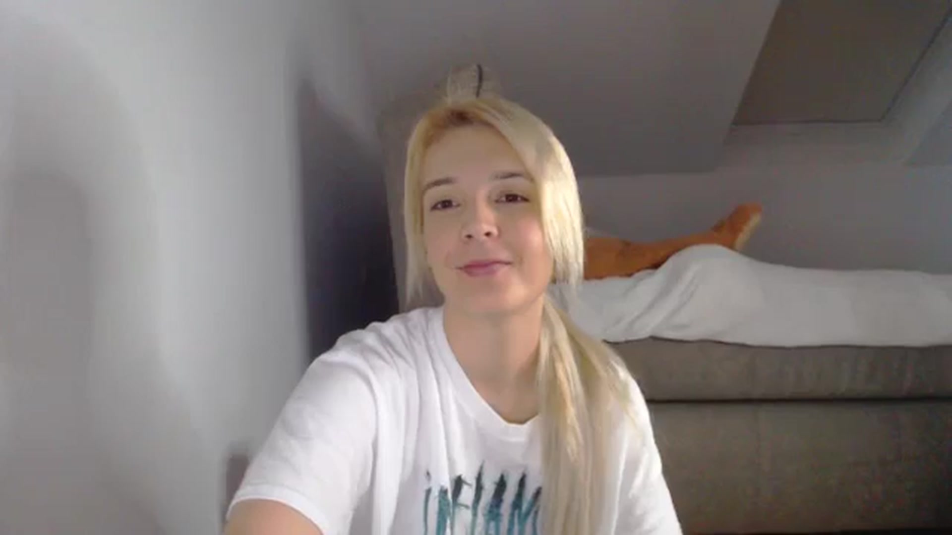 Gallery image thumbnail from AllleeS's myfreecams stream on, 11/15/2024, 14:35 image 10 of 20