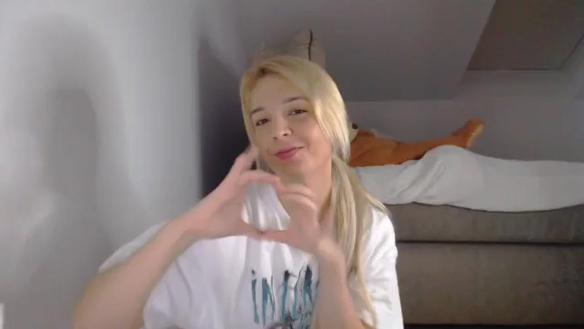 Gallery image thumbnail from AllleeS's myfreecams stream on, 11/15/2024, 14:35 image 1 of 20