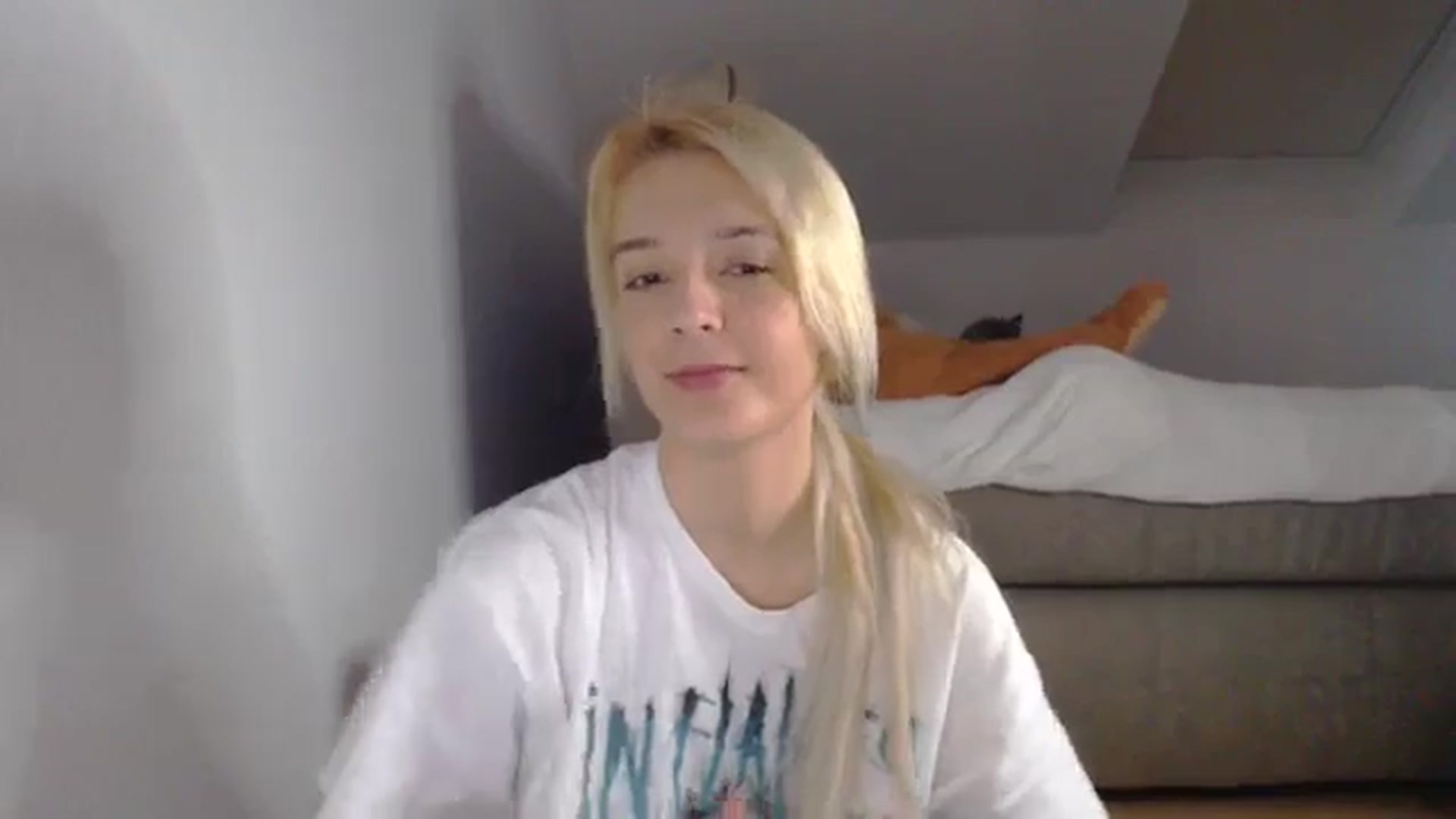 Gallery image thumbnail from AllleeS's myfreecams stream on, 11/15/2024, 14:35 image 16 of 20