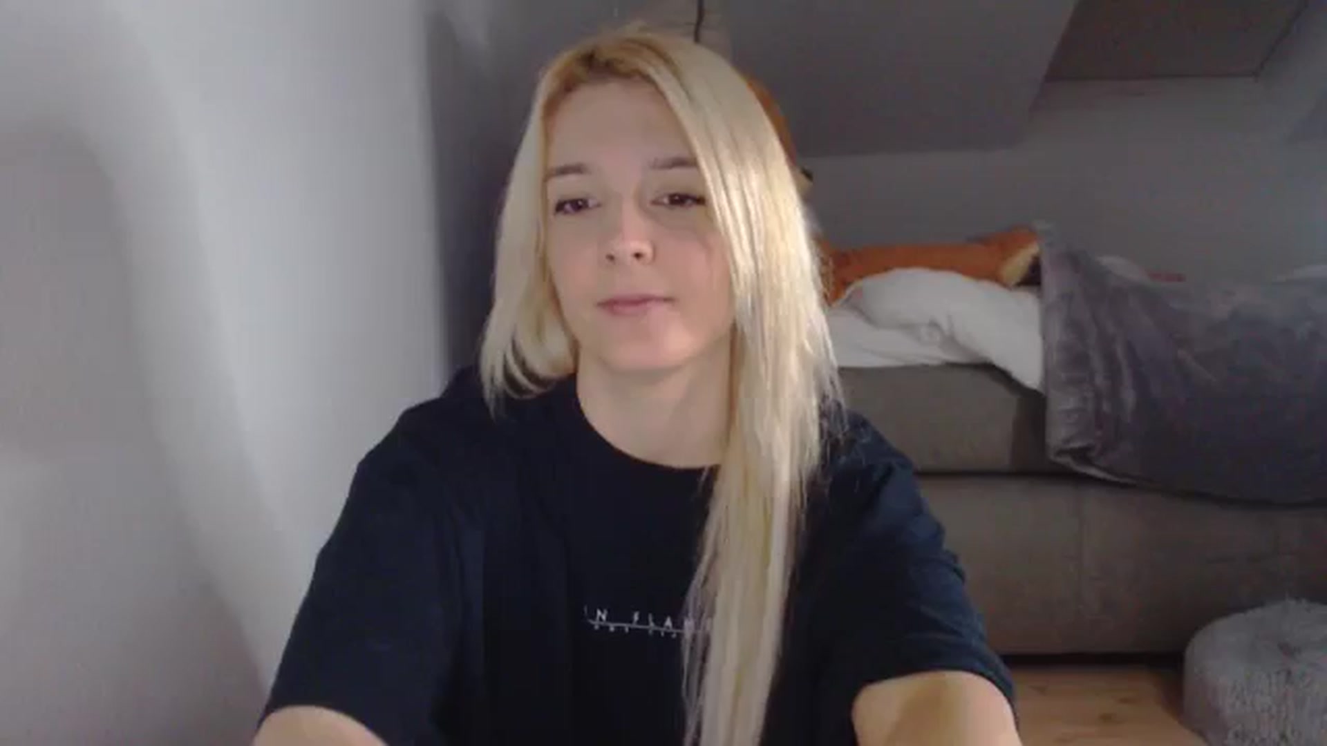 Gallery image thumbnail from AllleeS's myfreecams stream on, 11/18/2024, 13:14 image 19 of 20