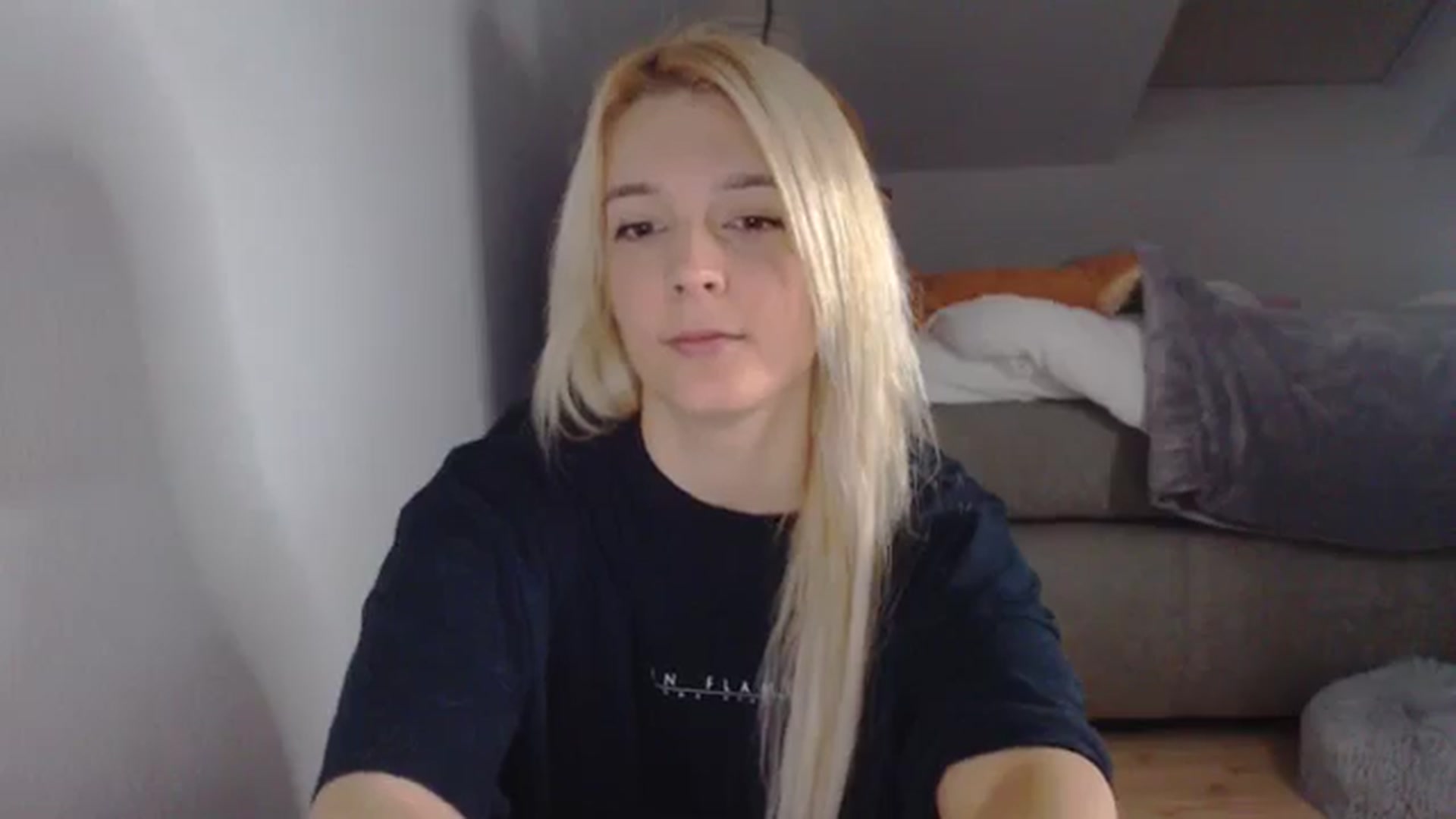 Gallery image thumbnail from AllleeS's myfreecams stream on, 11/18/2024, 13:14 image 18 of 20