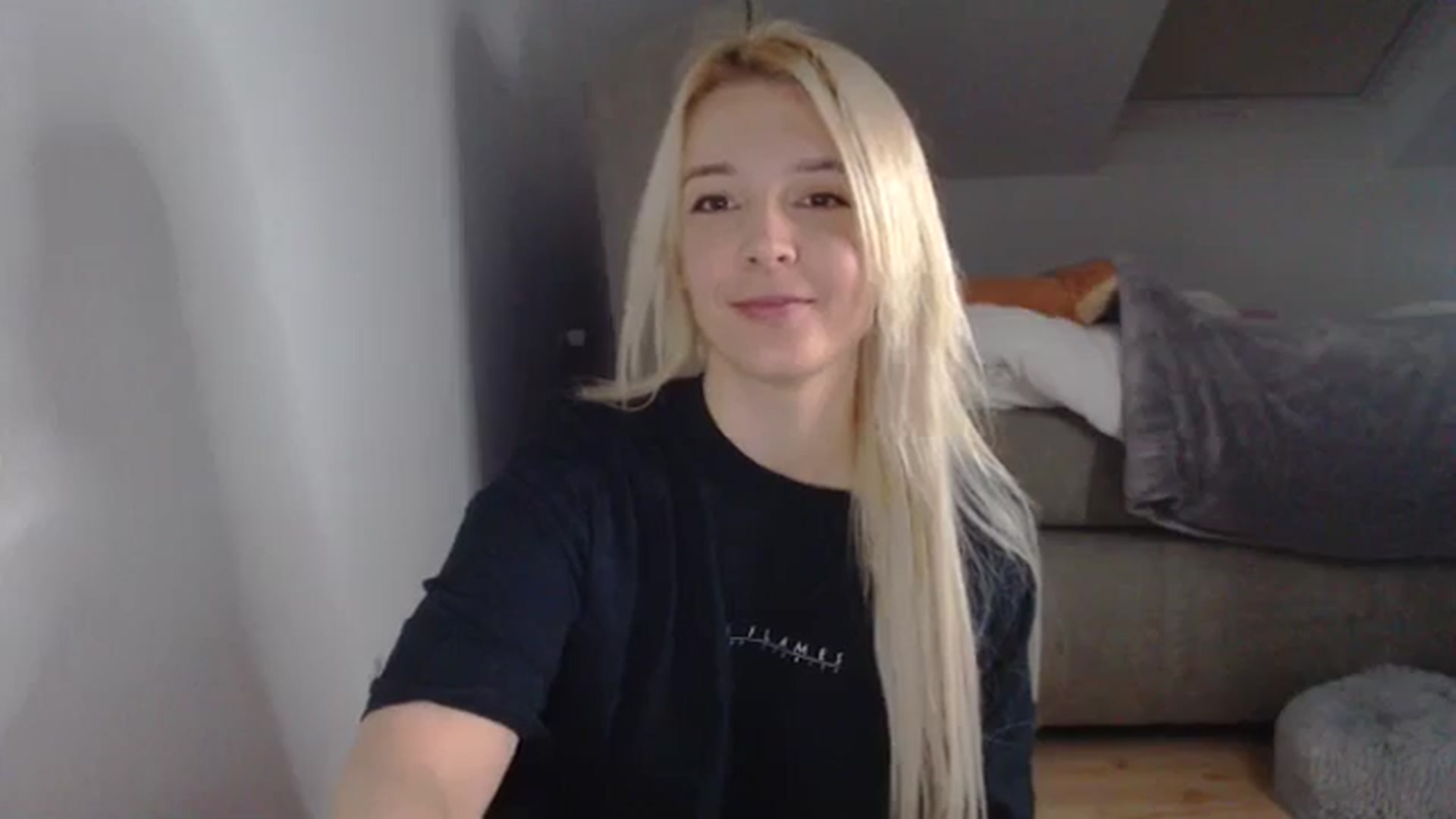 Gallery image thumbnail from AllleeS's myfreecams stream on, 11/18/2024, 14:18 image 20 of 20
