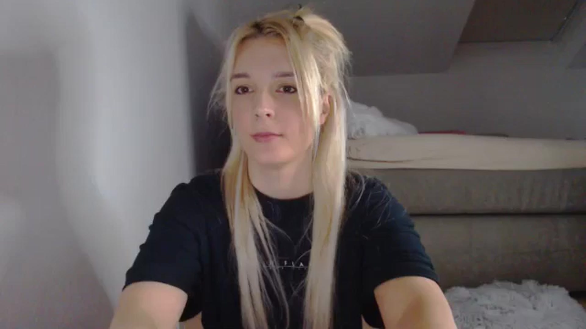 Gallery image thumbnail from AllleeS's myfreecams stream on, 11/22/2024, 13:25 image 17 of 20