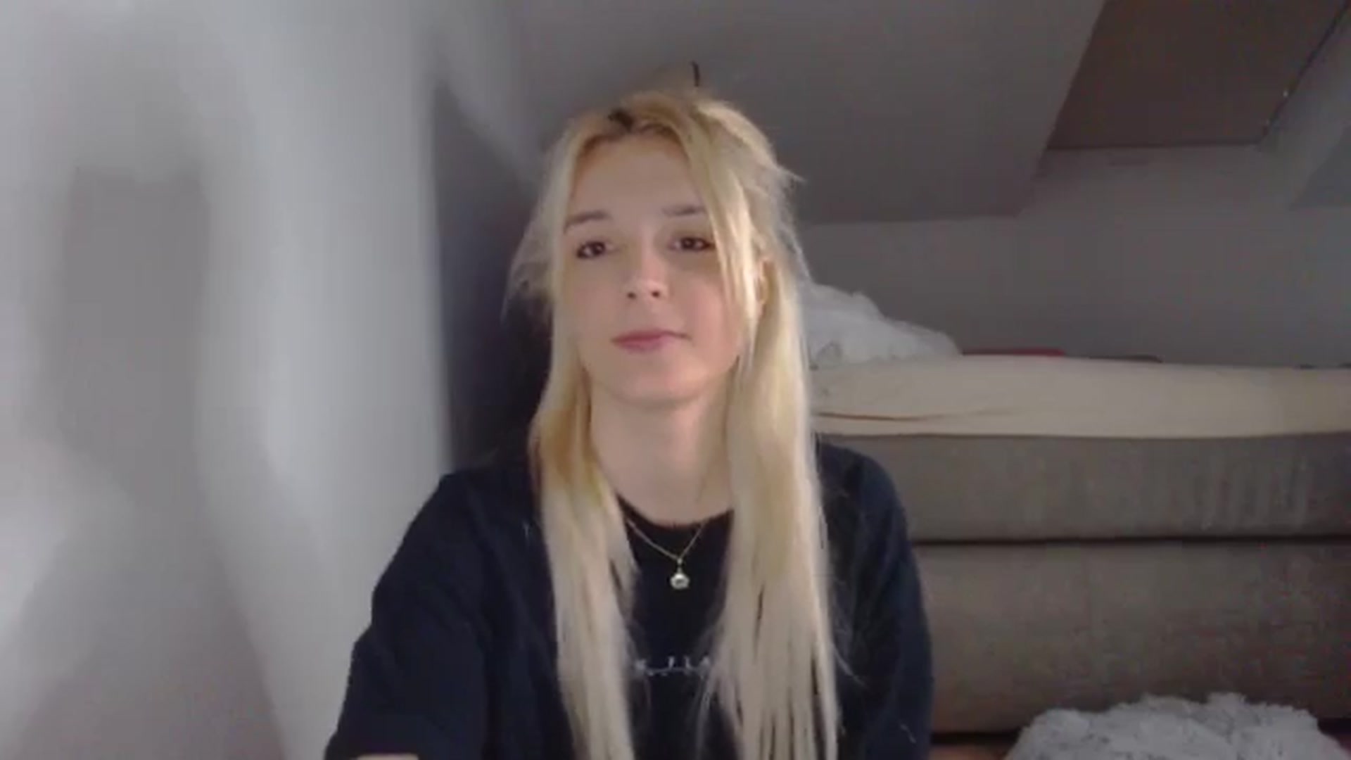 Gallery image thumbnail from AllleeS's myfreecams stream on, 11/22/2024, 13:25 image 8 of 20