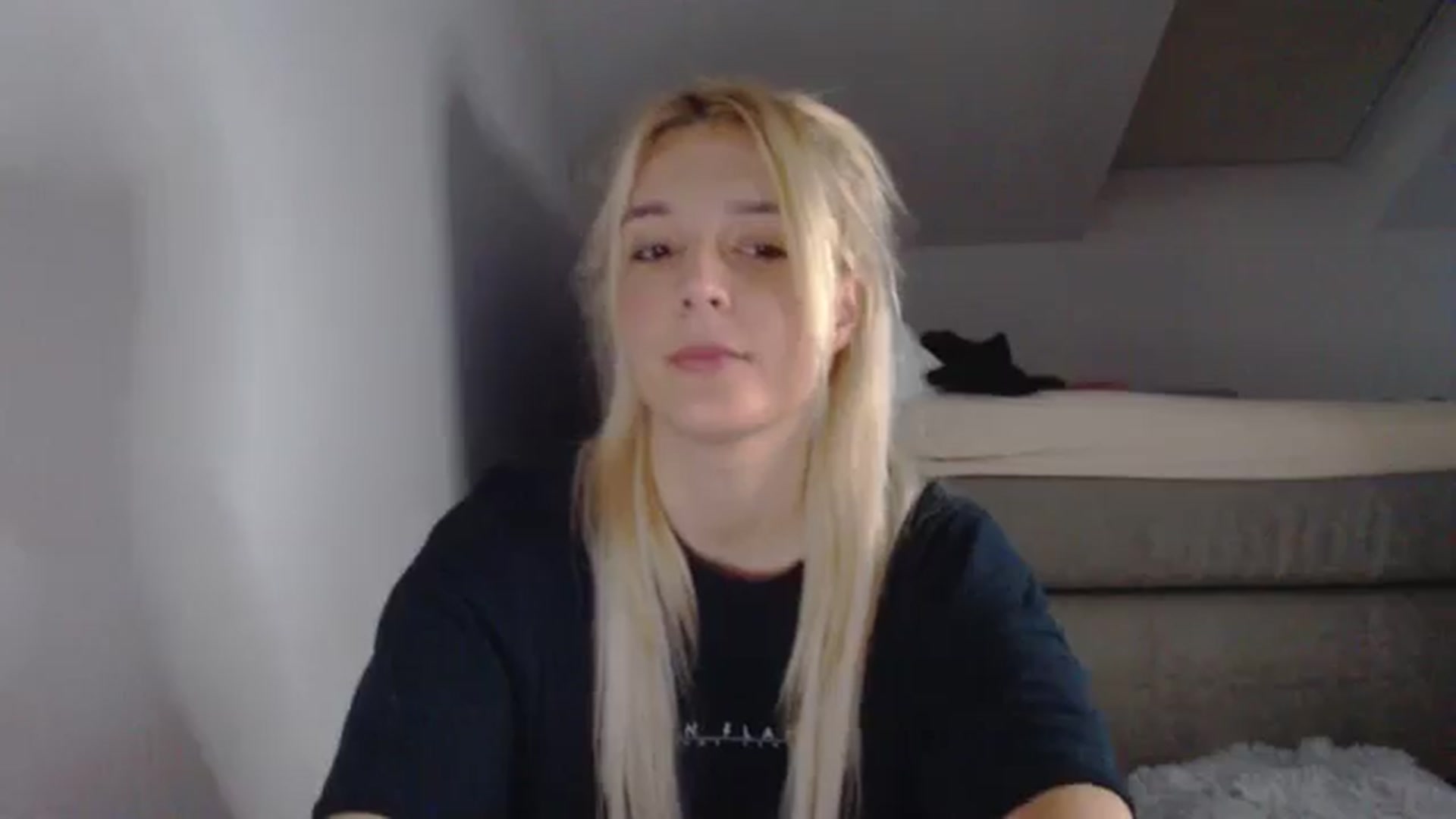 Gallery image thumbnail from AllleeS's myfreecams stream on, 11/22/2024, 14:22 image 14 of 20