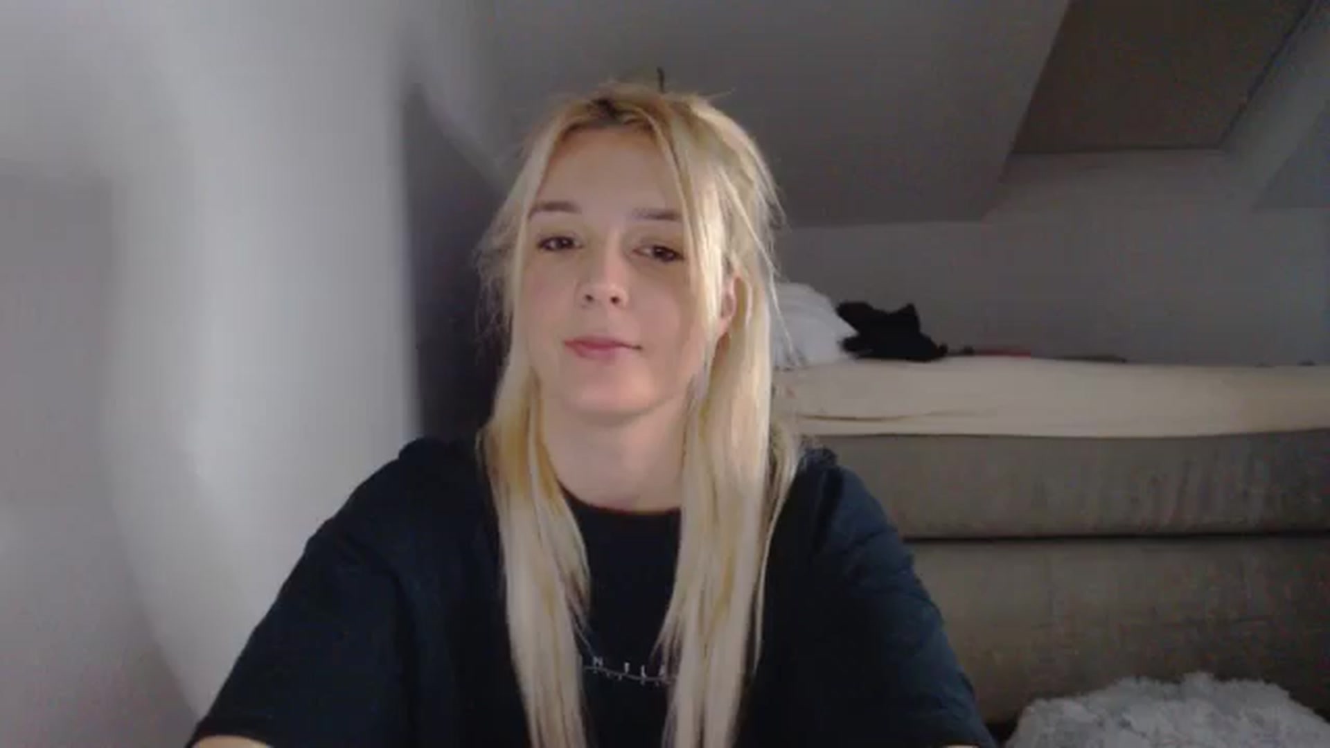 Gallery image thumbnail from AllleeS's myfreecams stream on, 11/22/2024, 14:22 image 15 of 20