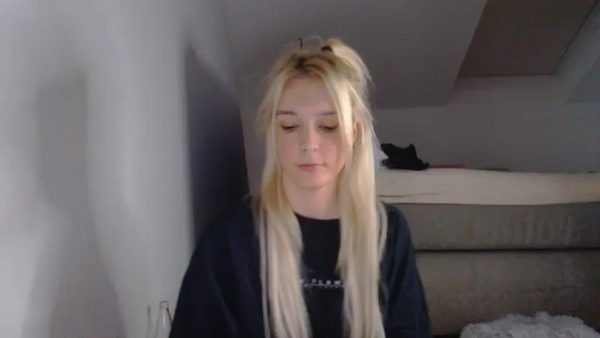 Gallery image thumbnail from AllleeS's myfreecams stream on, 11/22/2024, 14:22 image 18 of 20