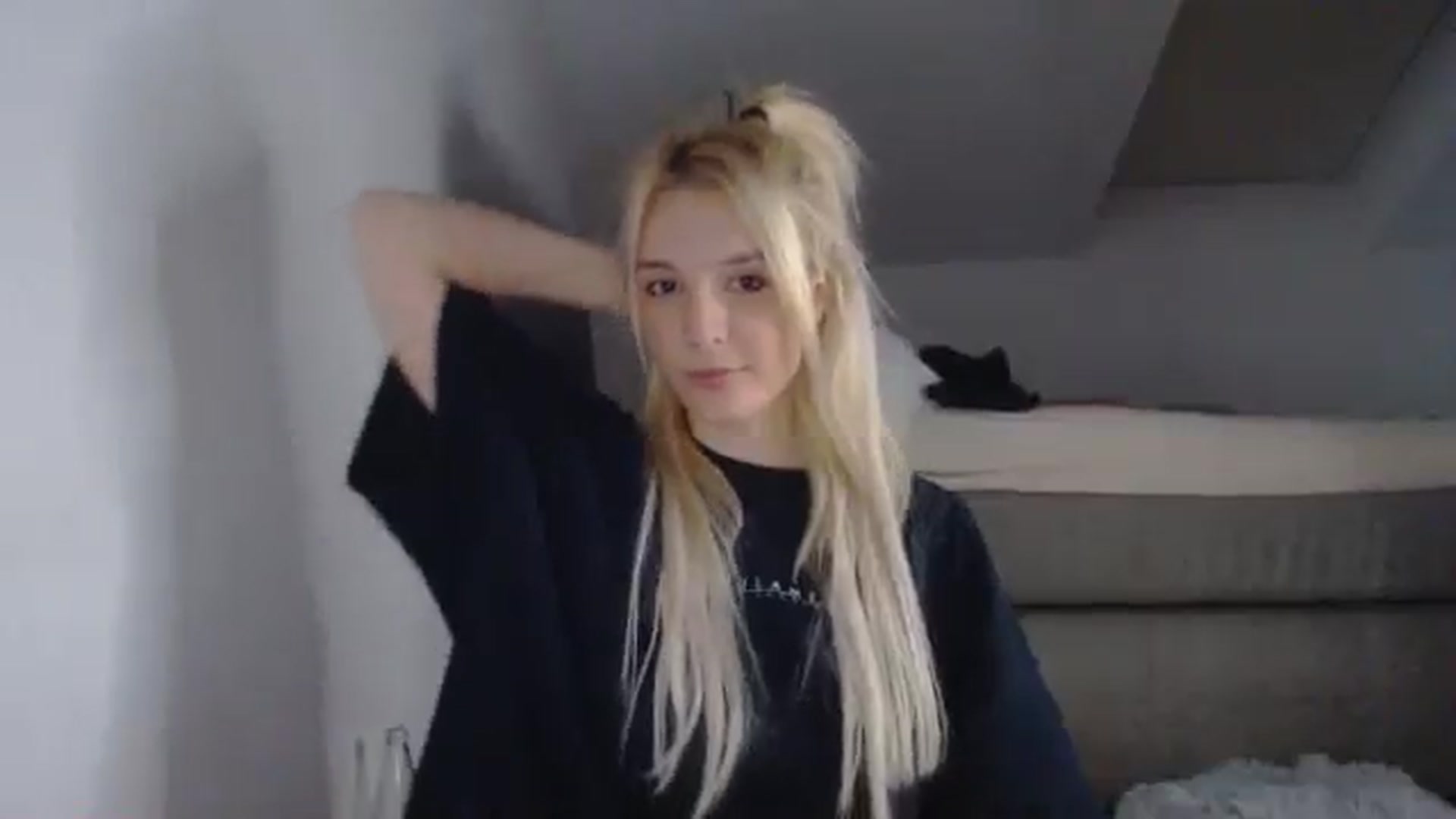 Gallery image thumbnail from AllleeS's myfreecams stream on, 11/22/2024, 14:22 image 12 of 20