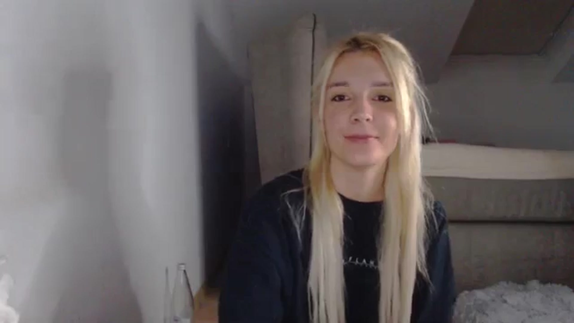 Gallery image thumbnail from AllleeS's myfreecams stream on, 11/22/2024, 14:22 image 2 of 20