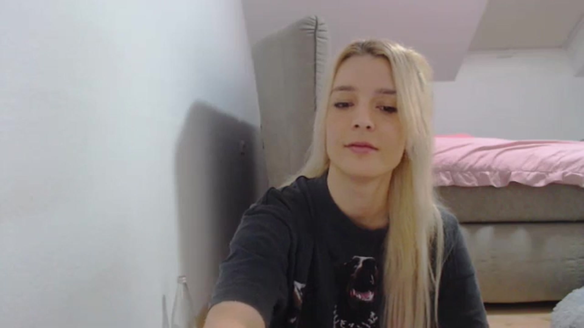 Gallery image thumbnail from AllleeS's myfreecams stream on, 12/06/2024, 14:24 image 4 of 20