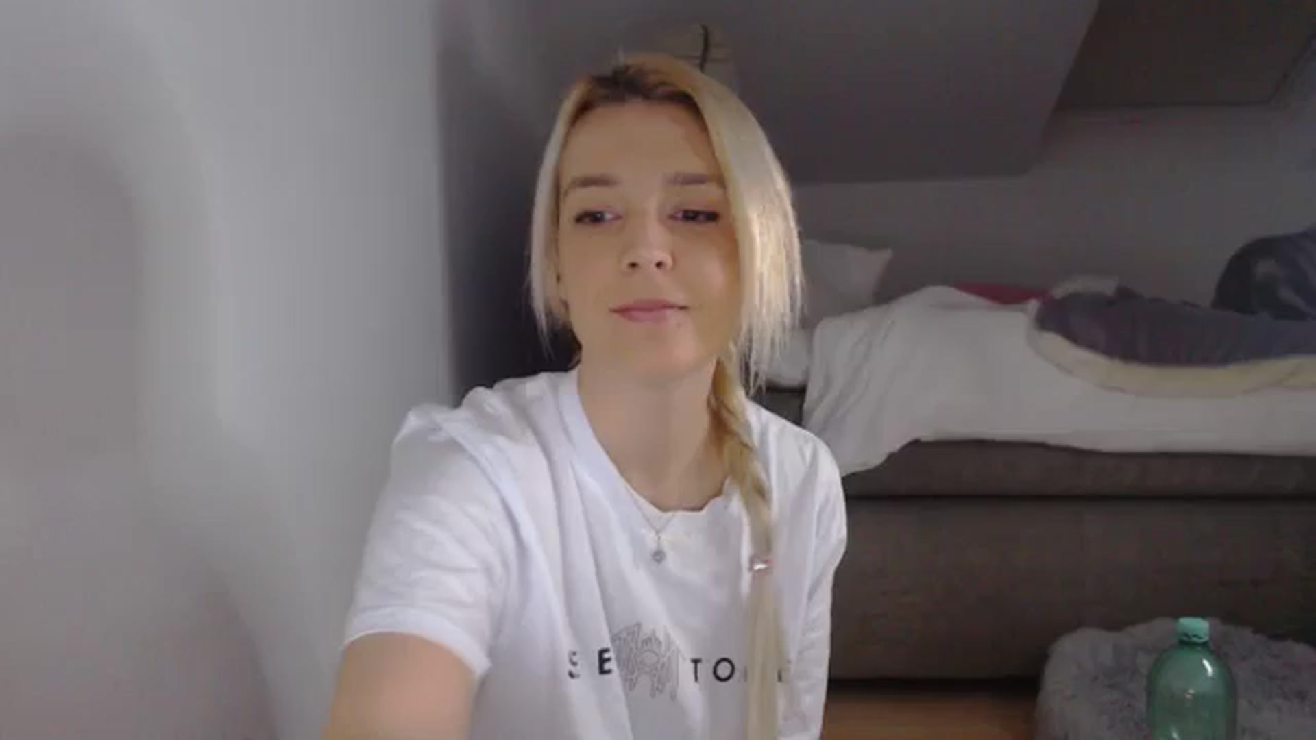 Gallery image thumbnail from AllleeS's myfreecams stream on, 12/09/2024, 14:24 image 1 of 20