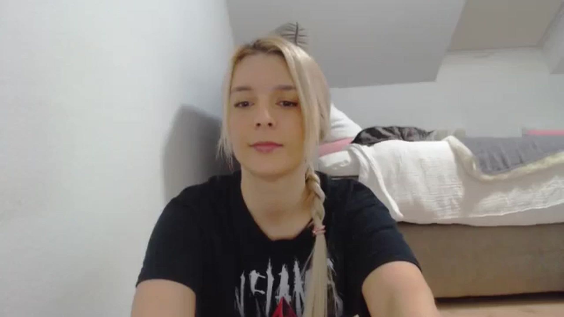 Gallery image thumbnail from AllleeS's myfreecams stream on, 12/10/2024, 13:57 image 2 of 20