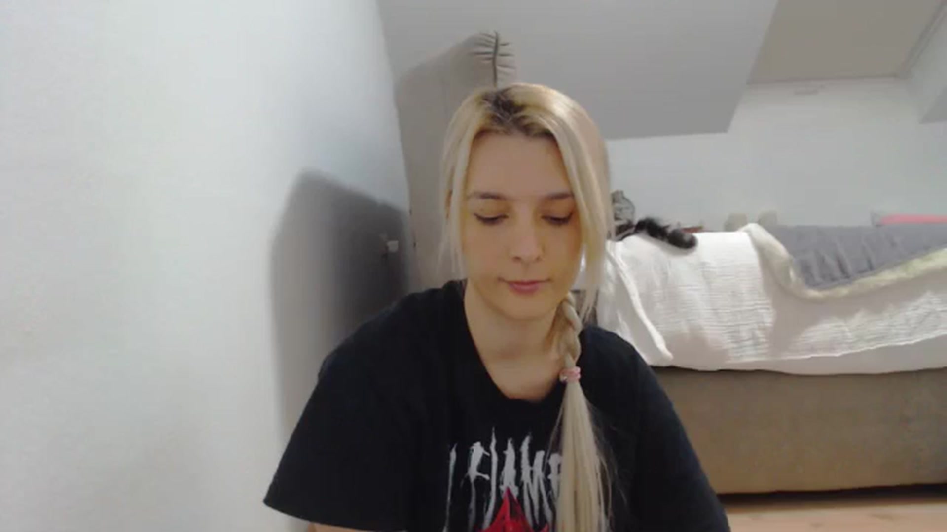 Gallery image thumbnail from AllleeS's myfreecams stream on, 12/10/2024, 13:57 image 1 of 20