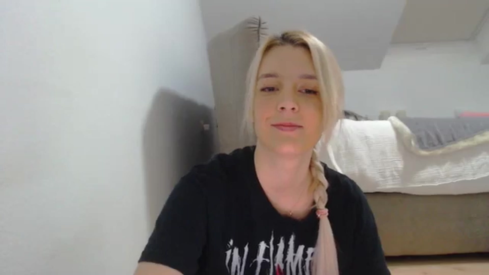 Gallery image thumbnail from AllleeS's myfreecams stream on, 12/10/2024, 13:57 image 11 of 20