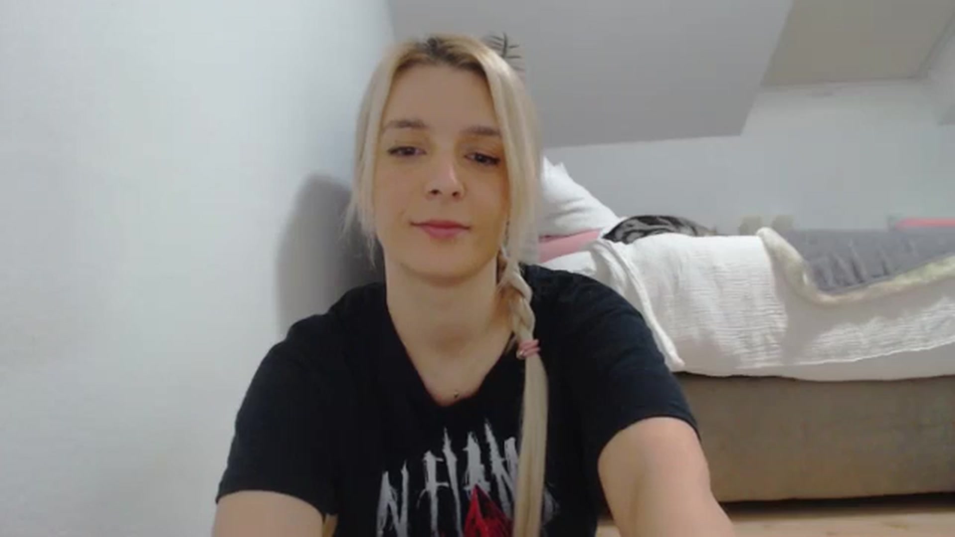 Gallery image thumbnail from AllleeS's myfreecams stream on, 12/10/2024, 13:57 image 10 of 20