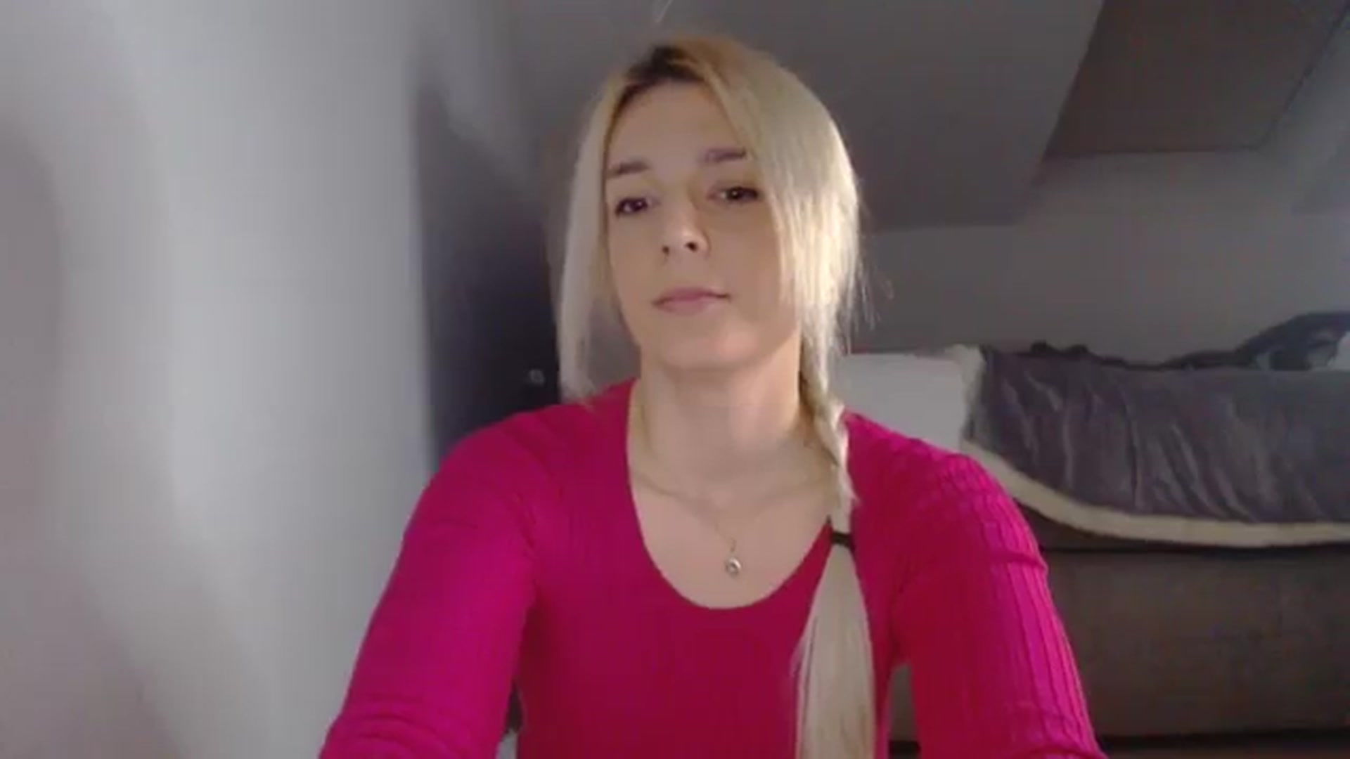 Gallery image thumbnail from AllleeS's myfreecams stream on, 12/18/2024, 14:13 image 17 of 20