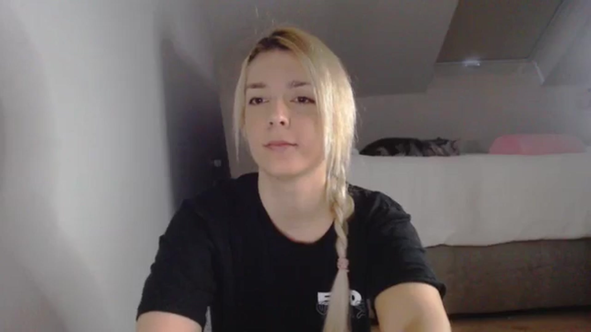Gallery image thumbnail from AllleeS's myfreecams stream on, 12/26/2024, 14:11 image 11 of 20